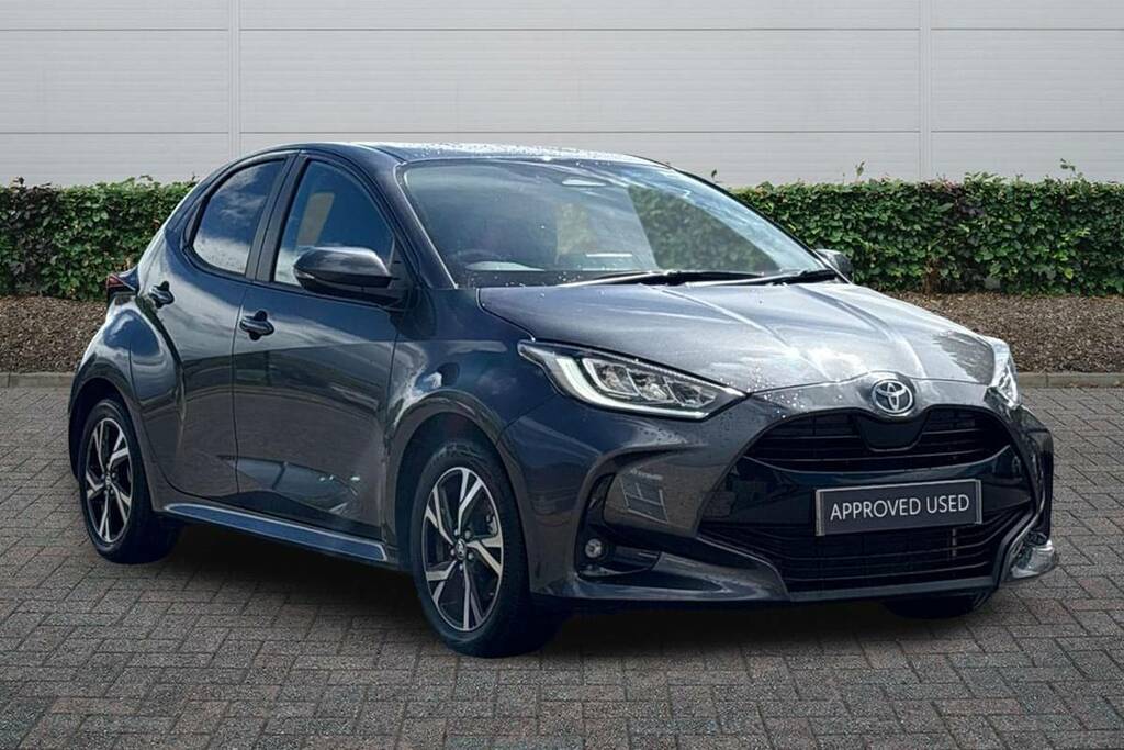 Toyota Yaris 1.5 Hybrid Design Cvt Grey