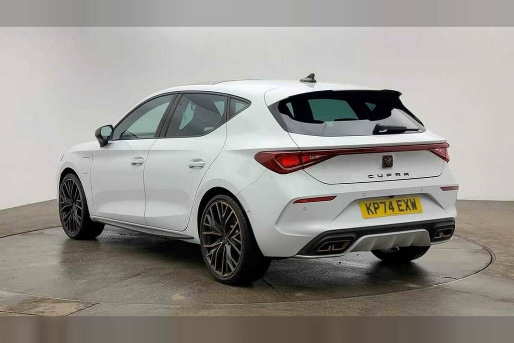Cupra Leon 1.4 Ehybrid Vz2 Design Edition Dsg White #3