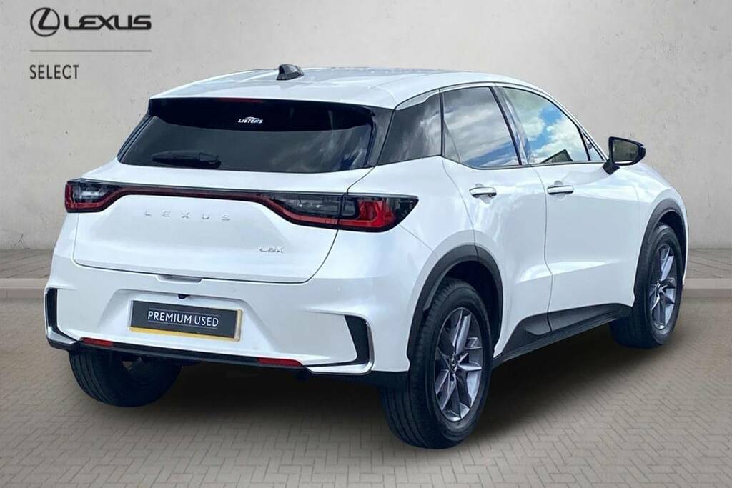 Lexus LBX 1.5 Premium E-cvt FV24ULH White #2