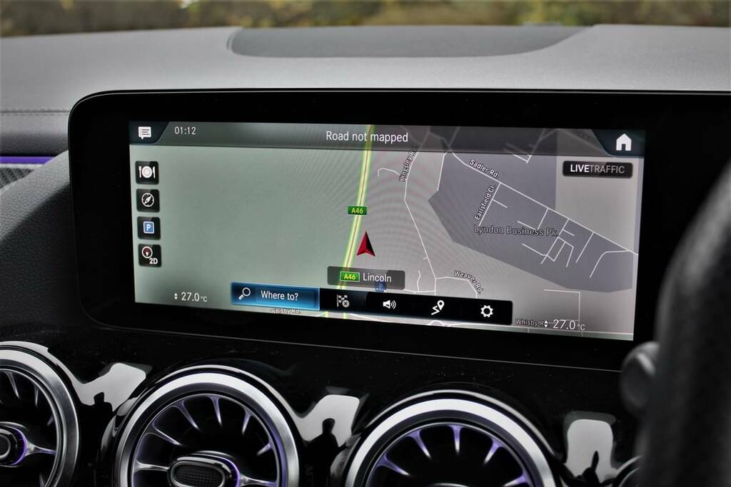 Mercedes-Benz GLA Class 35 4Matic Premium Black #3
