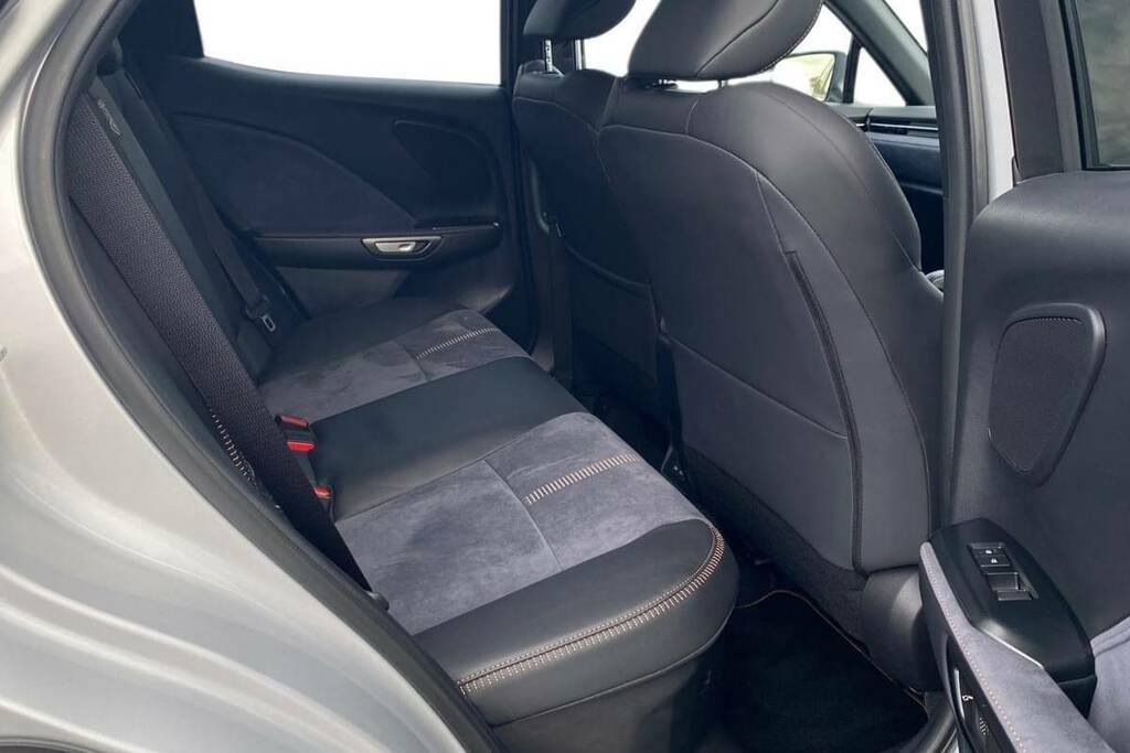 Lexus LBX 1.5 Takumi Design E-cvt AK24LXB Silver #6