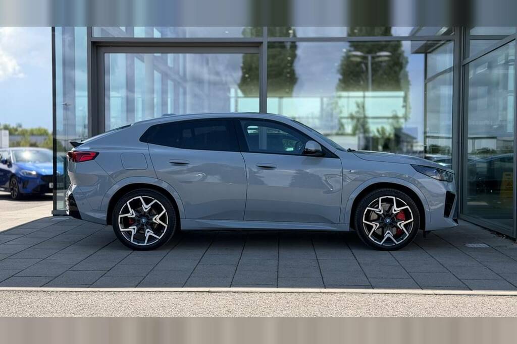 BMW iX2 230Kw Xdrive30 M Sport 65Kwh Grey #3