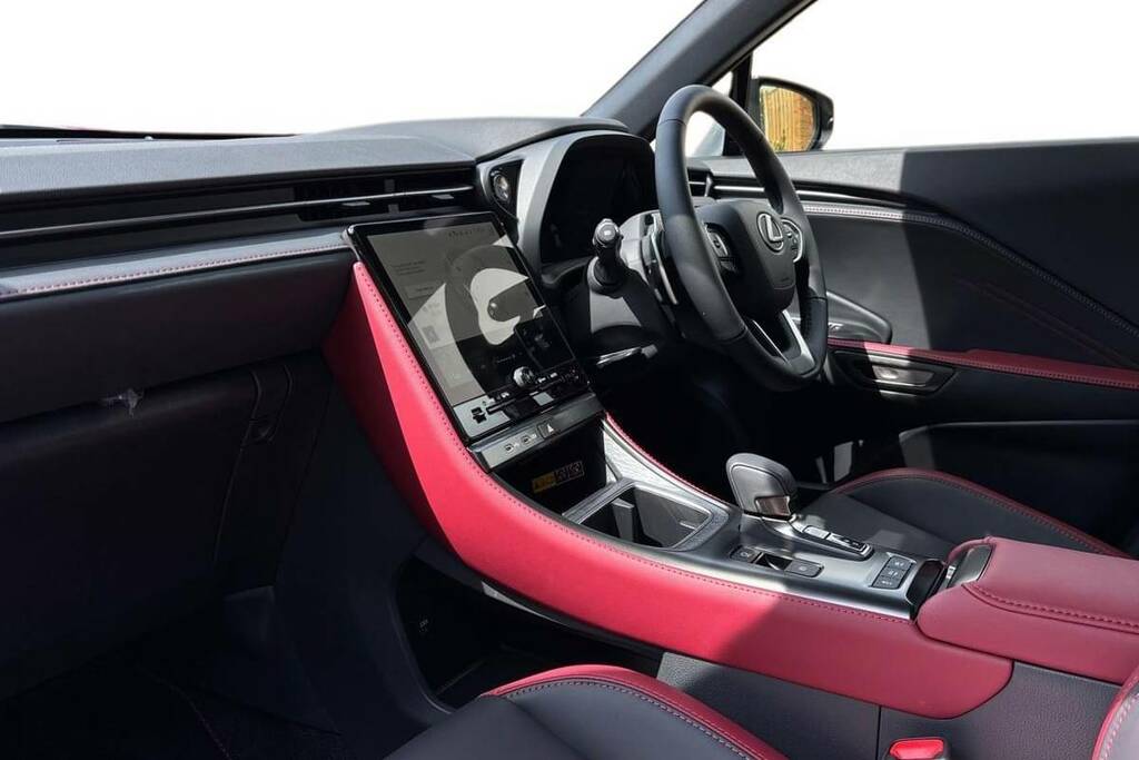 Lexus LBX 1.5 Vibrant Edition E-cvt #5