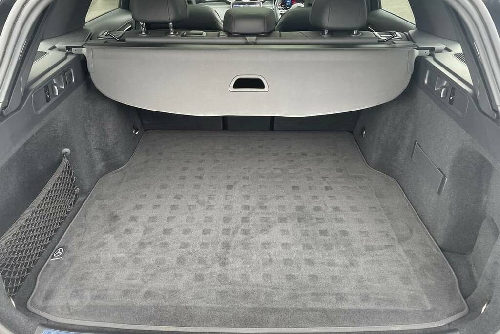 Mercedes-Benz C Class C200 Amg Line Premium Plus 9G-tronic Black #3