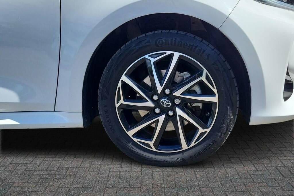 Toyota Yaris 1.5 Hybrid Design Cvt KP22LLK White #6