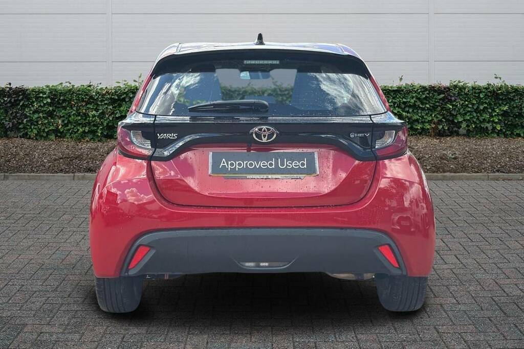 Toyota Yaris 1.5 Hybrid Icon Cvt FP25JVE Red #4