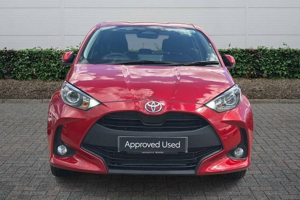 Toyota Yaris 1.5 Hybrid Icon Cvt FP25JVE Red #3