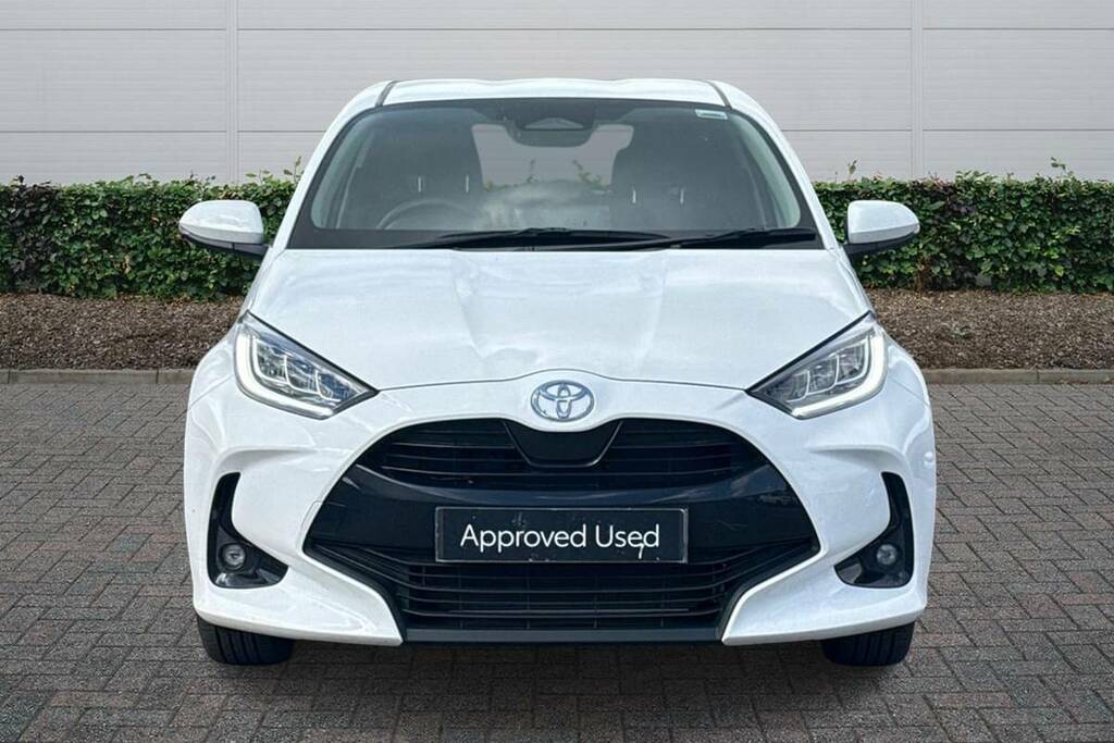 Toyota Yaris 1.5 Hybrid Design Cvt BJ75XYN #3