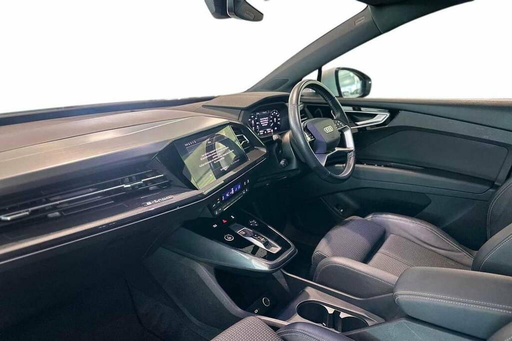 Audi Q4 E Tron 150Kw 40 82Kwh S Line White #2