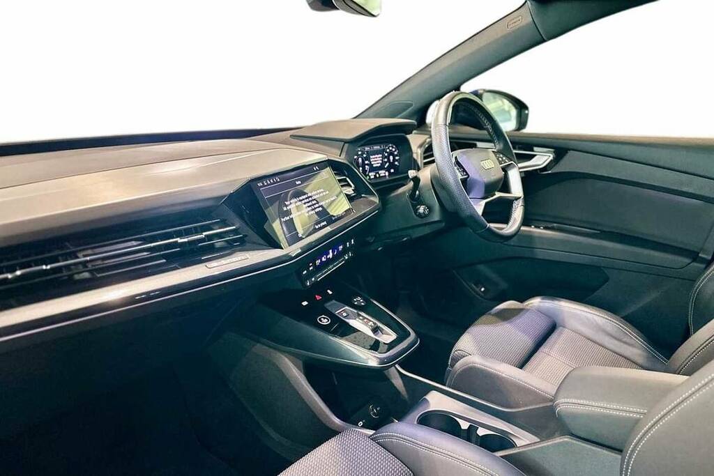 Audi Q4 E Tron 150Kw 40 82Kwh S Line NJ23HHG Blue #2