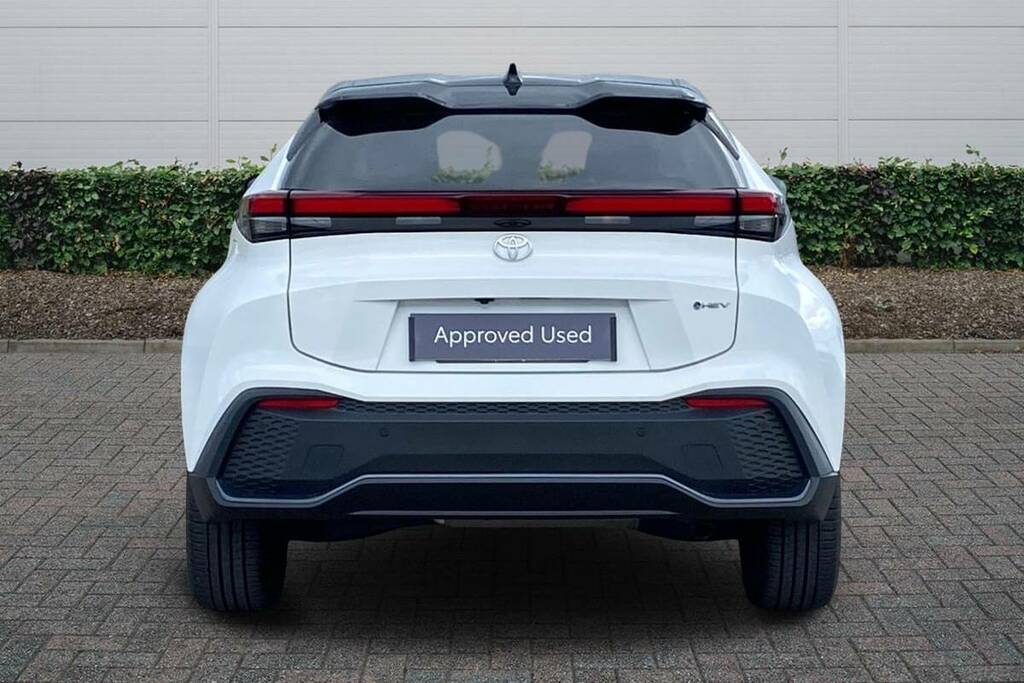 Toyota C-Hr 1.8 Hybrid Design Cvt GV74JZO White #4