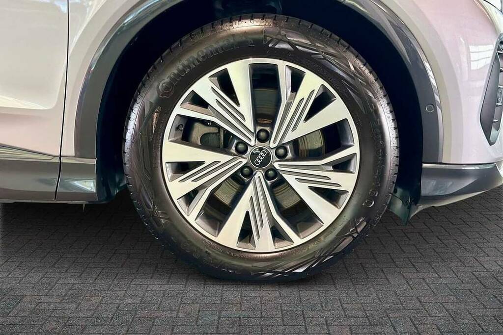 Audi Q4 E Tron 220Kw 50 Quattro 82Kwh Sport YM72TKJ Silver #5