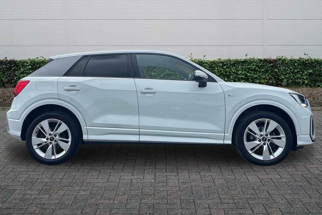 Audi Q2 35 Tfsi S Line S Tronic GF24UGR White #4