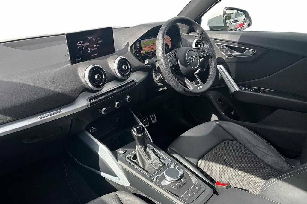Audi Q2 35 Tfsi S Line S Tronic GF24UGR White #2