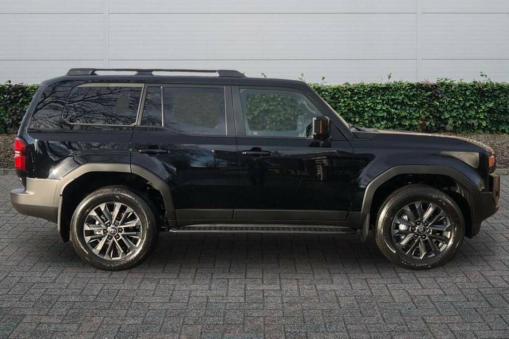 Toyota Land Cruiser 2.8 D-4d 48V 205 Invincible Pan Rf5 St VK75MWV Black #4