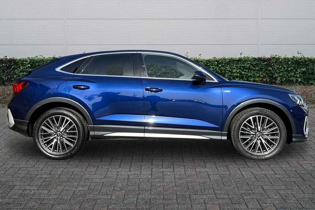 Audi Q3 35 Tfsi S Line S Tronic VA23FXD Blue #4
