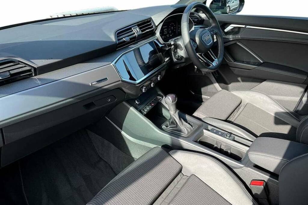 Audi Q3 35 Tfsi S Line S Tronic VA23FXD Blue #2