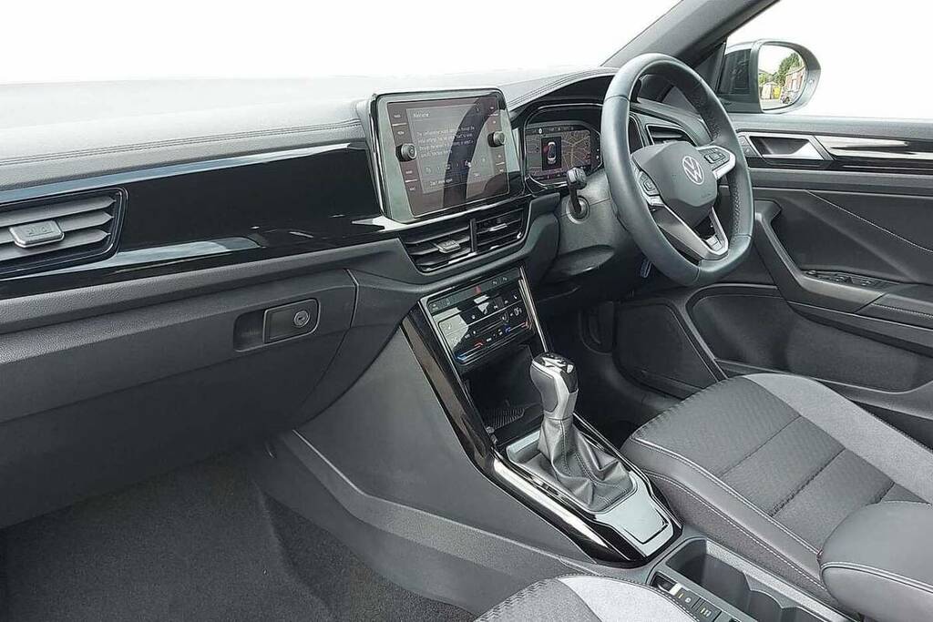 Volkswagen T-Roc 1.5 Tsi R-line Dsg VU25FVH Black #2