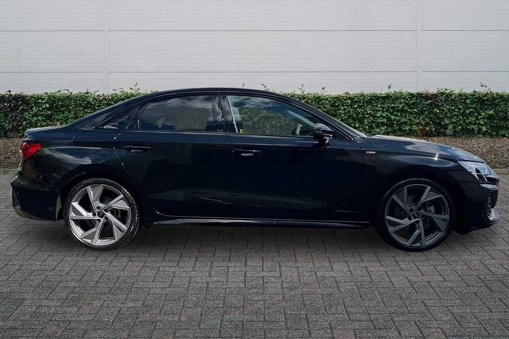 Audi A3 1.5 Tfsi 150 Black Edition S Tronic BT26XTN Black #4
