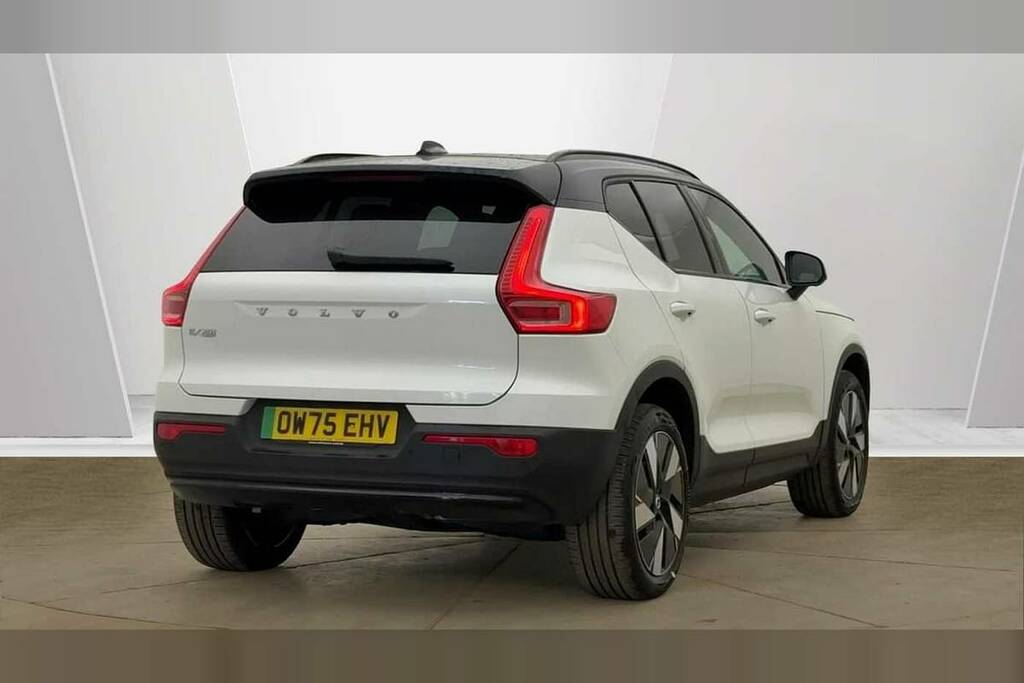 Volvo EX40 175Kw Single Motor Plus Pro 69Kwh White #3