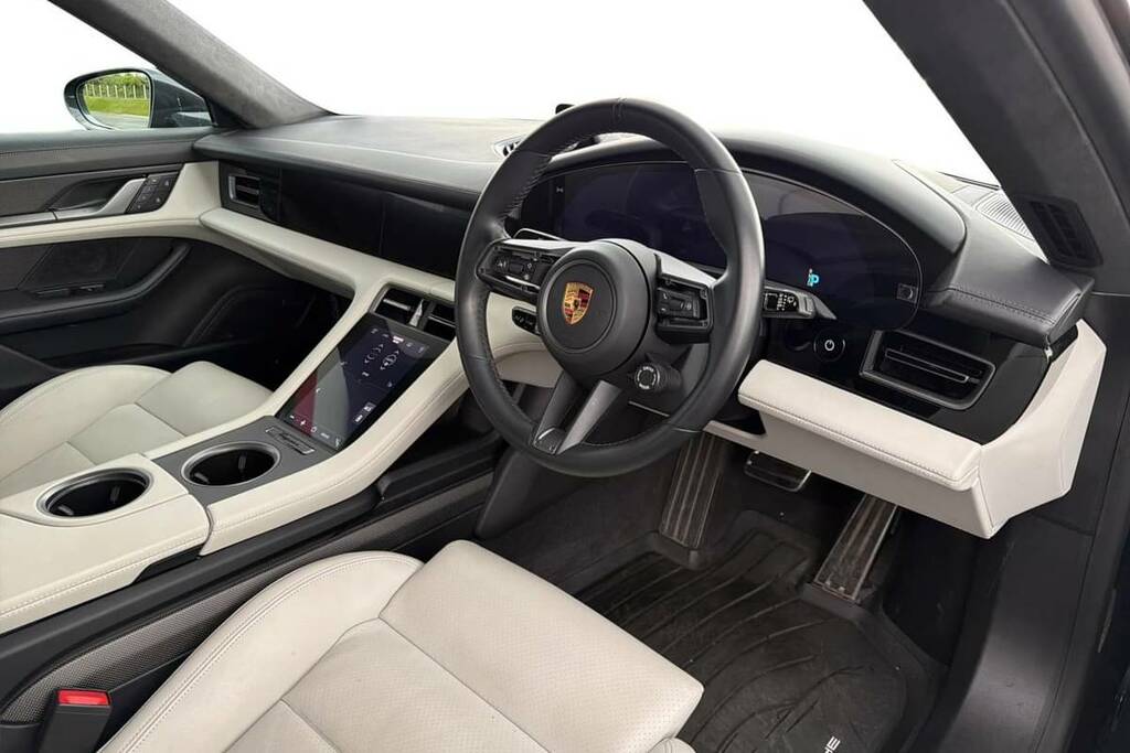 Porsche Taycan 560Kw Turbo S 93Kwh Grey #4