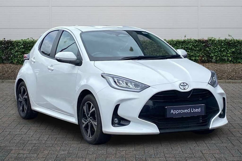 Toyota Yaris 1.5 Hybrid Design Cvt Safety Pack White