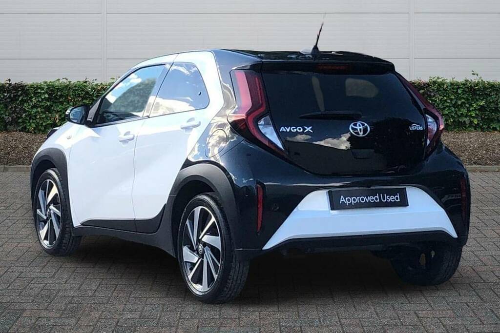 Toyota Aygo X 1.0 Vvt-i Edge VN23OGZ White #2