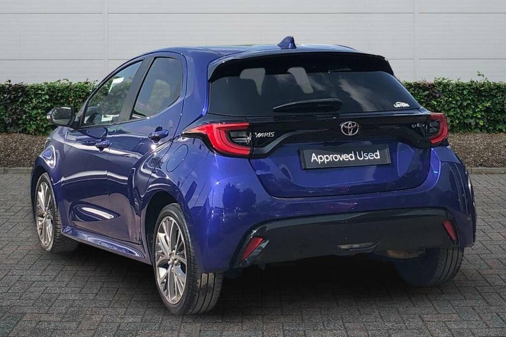 Toyota Yaris 1.5 Hybrid Excel Cvt VN24XLT Blue #2