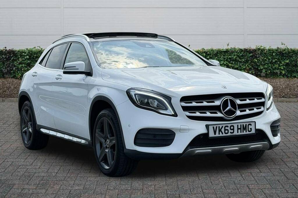 Mercedes-Benz GLA Class 180 Amg Line Edition Plus White