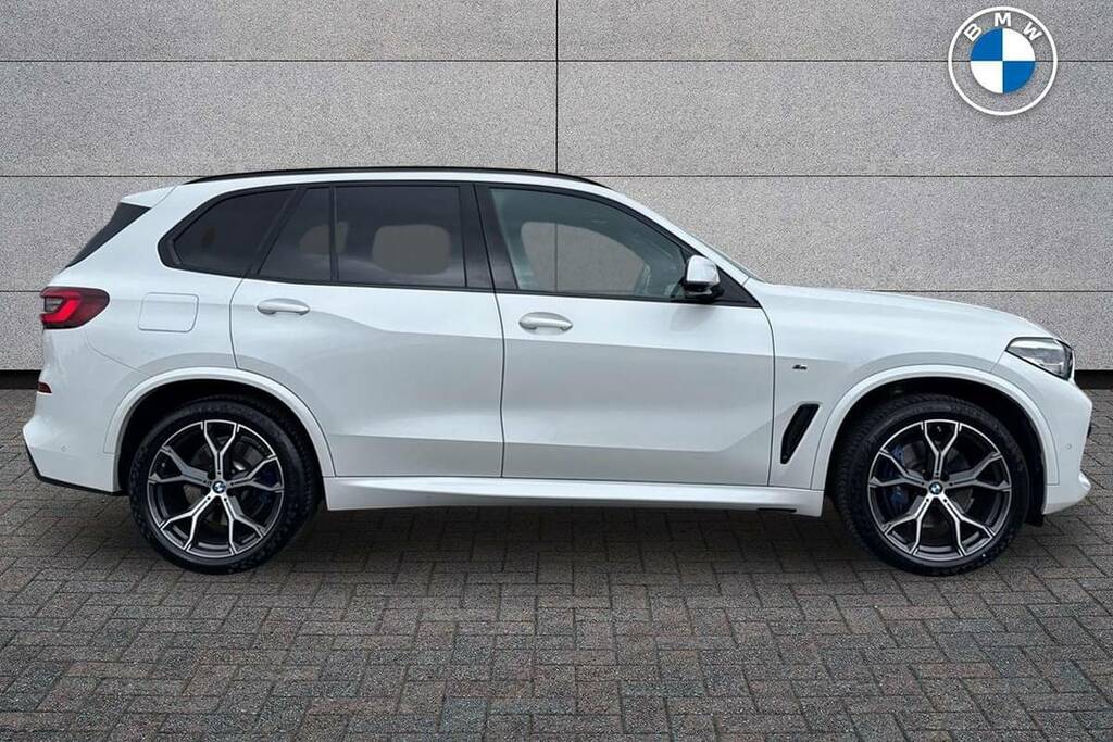 BMW X5 Xdrive30d Mht M Sport White #3