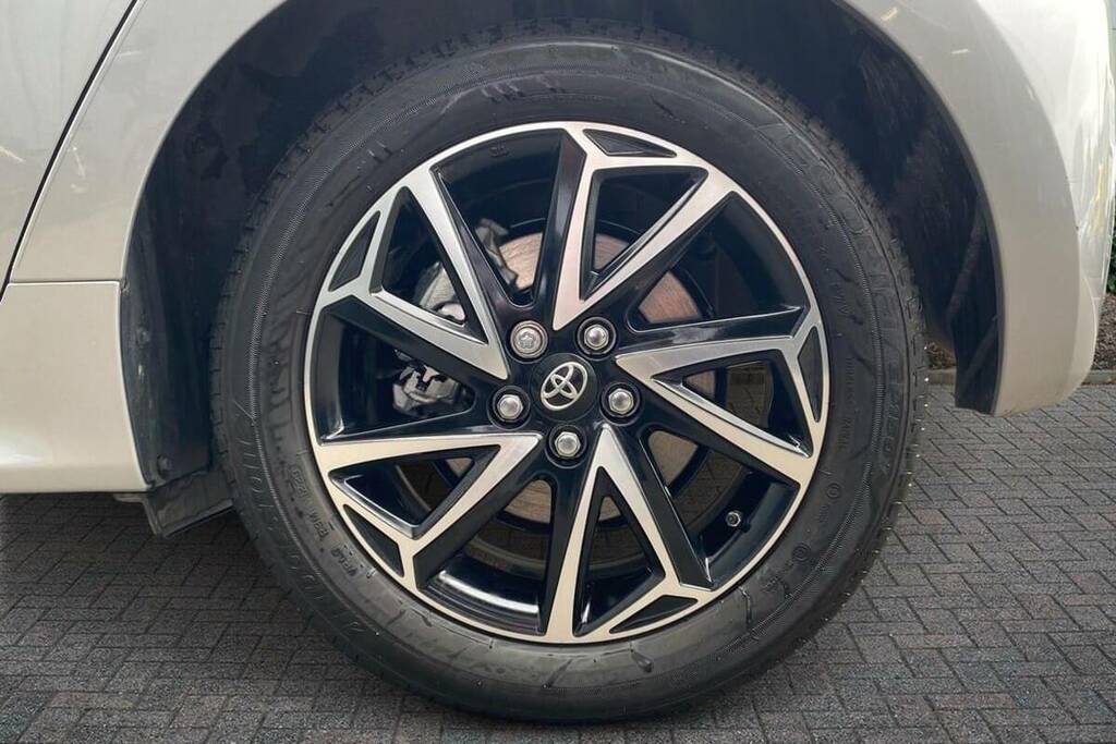 Toyota Yaris 1.5 Hybrid Design Cvt FP23EYC Silver #6