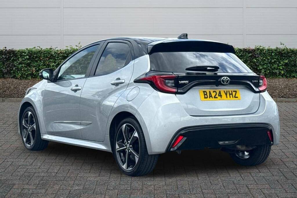 Toyota Yaris 1.5 Hybrid 130 Premiere Edition Cvt BA24YHZ Silver #2