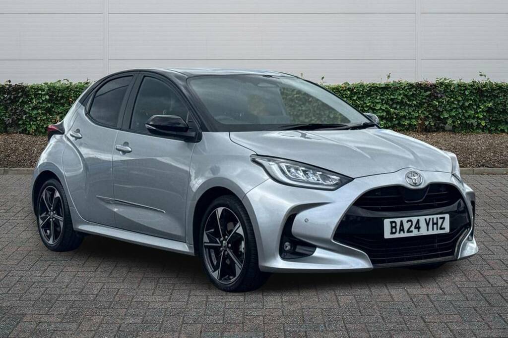 Toyota Yaris 1.5 Hybrid 130 Premiere Edition Cvt Silver