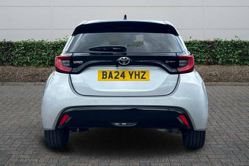 Toyota Yaris 1.5 Hybrid 130 Premiere Edition Cvt BA24YHZ Silver #4