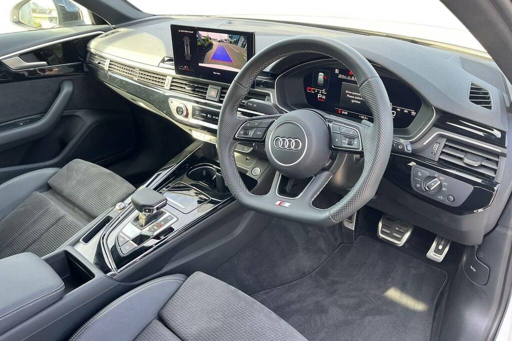 Audi A4 Avant 35 Tfsi Black Edition S Tronic White #4