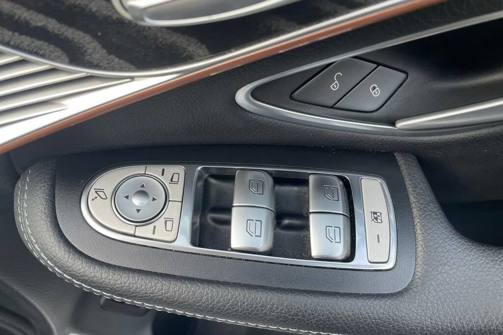Mercedes-Benz EQC 400 300Kw Amg Line Premium Plus 80Kwh Blue #5