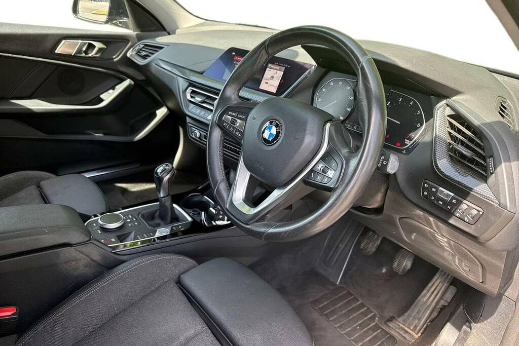 BMW 1 Series 118I Sport LG69SYE Blue #4