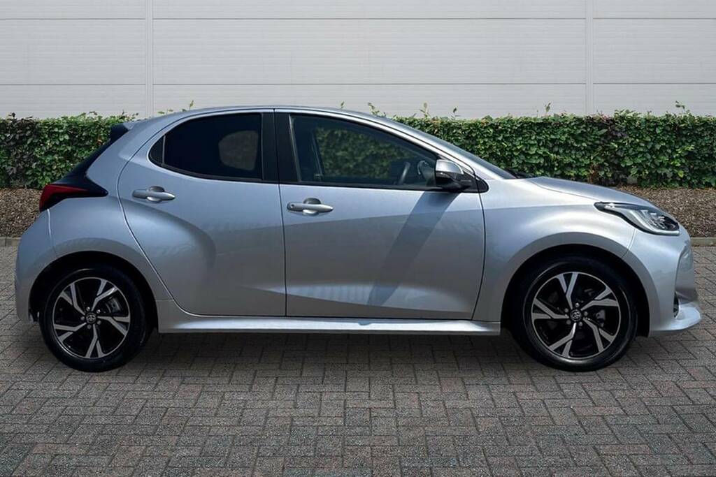 Toyota Yaris 1.5 Hybrid Design Cvt FG25EOV Silver #5