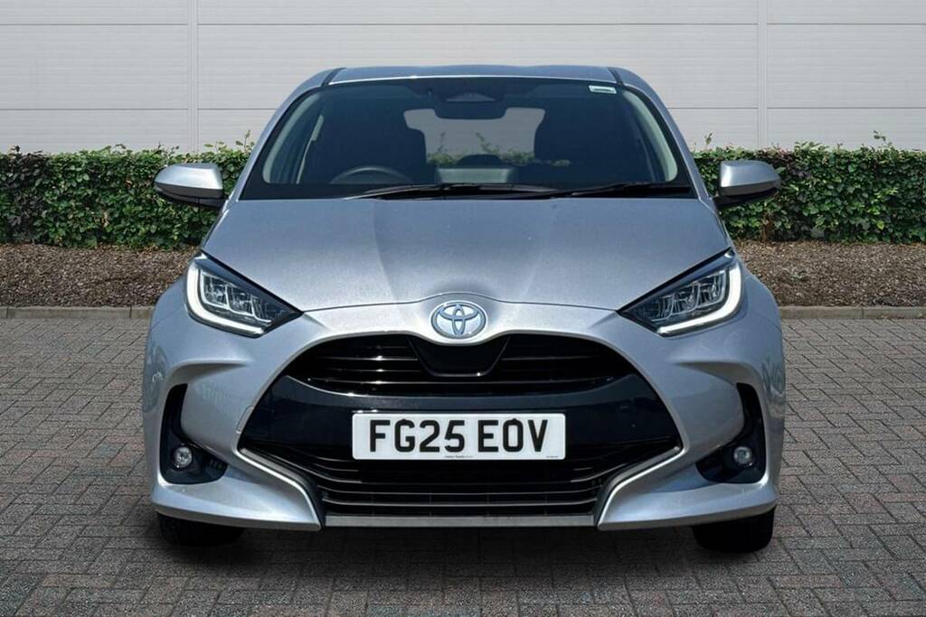 Toyota Yaris 1.5 Hybrid Design Cvt FG25EOV Silver #3