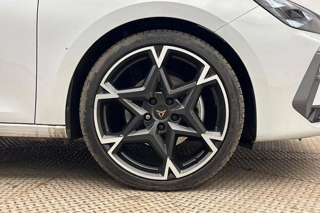 Cupra Leon 1.5 Etsi 150 V2 Dsg KS25TUP White #5