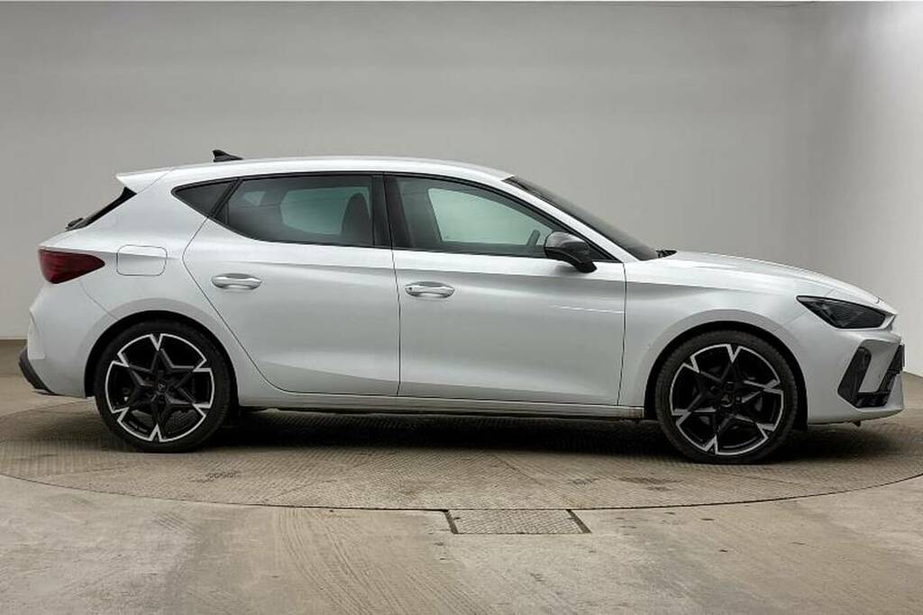 Cupra Leon 1.5 Etsi 150 V2 Dsg KS25TUP White #4