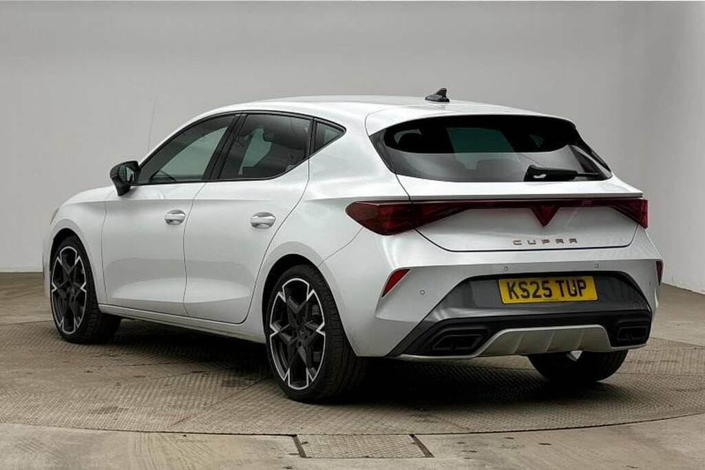 Cupra Leon 1.5 Etsi 150 V2 Dsg KS25TUP White #3