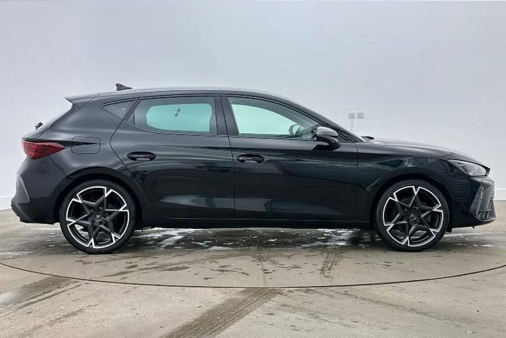 Cupra Leon 1.5 Etsi 150 V2 Dsg KS25MXN Black #4