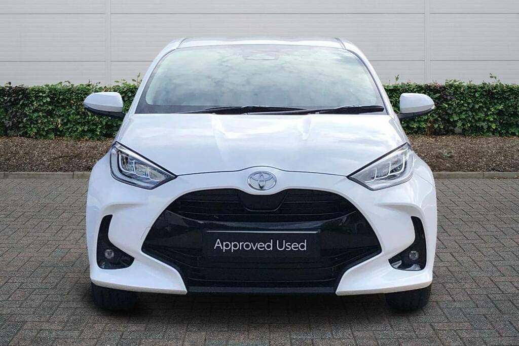 Toyota Yaris 1.5 Hybrid Design Cvt White #3