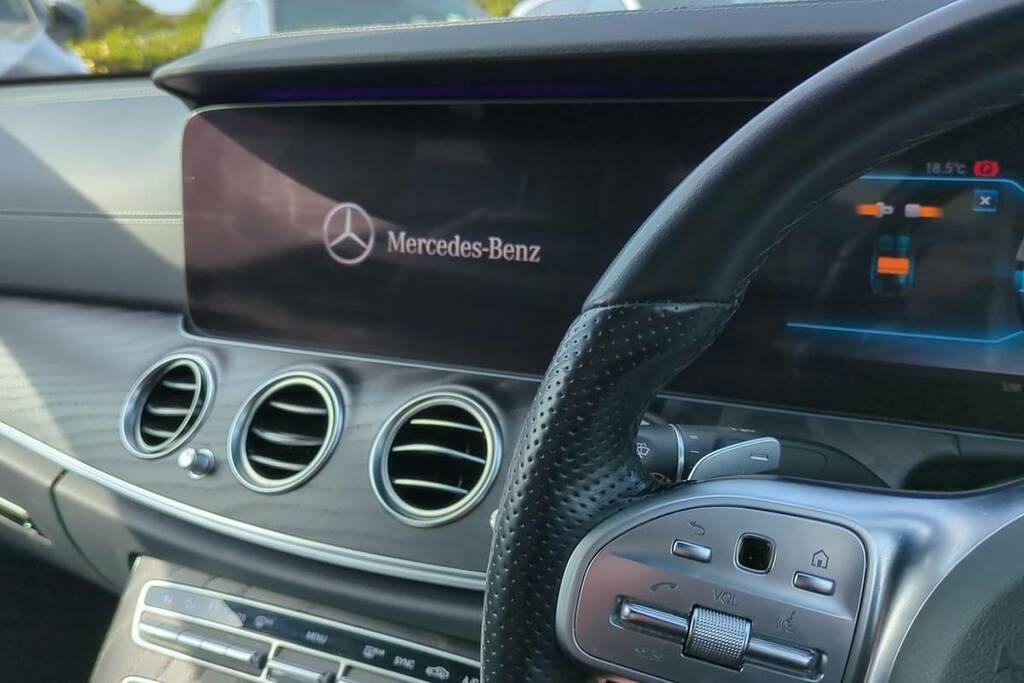 Mercedes-Benz E Class E220d Amg Line Edition 9G-tronic R069DXA Black #3