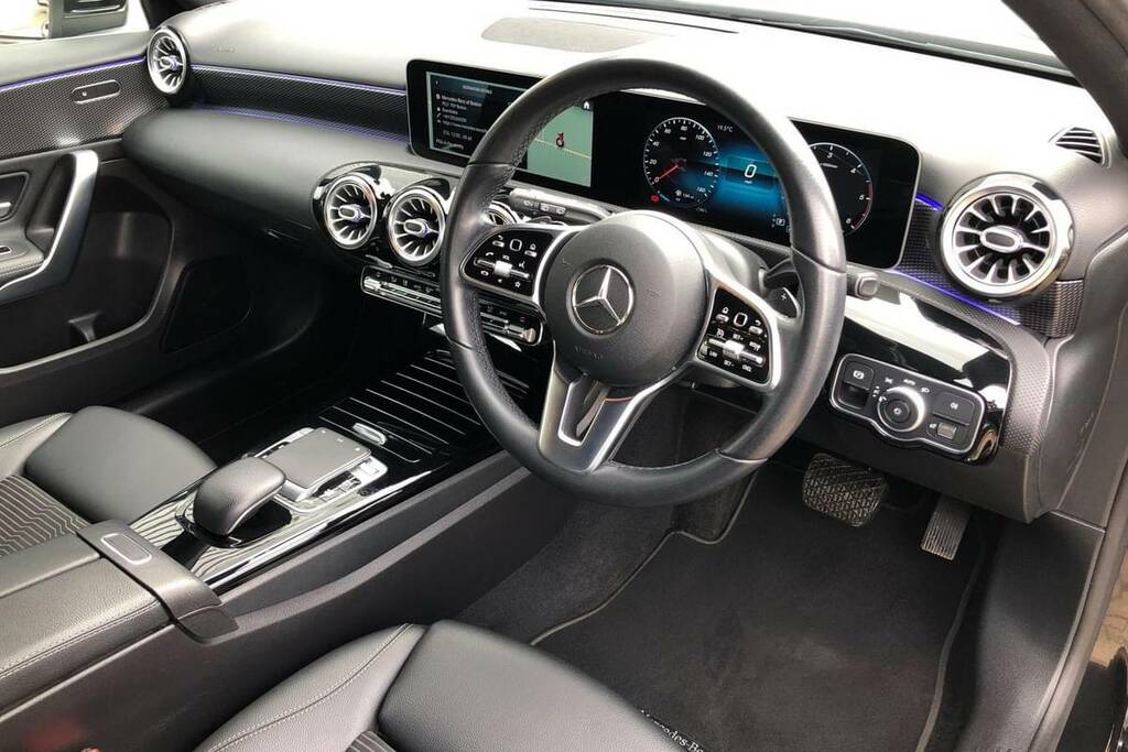 Mercedes-Benz A Class A180d Sport Premium HX69XYM Black #4