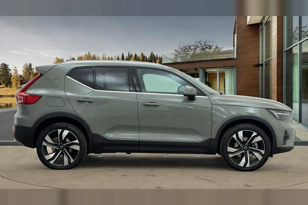 Volvo XC40 2.0 B4p Ultra Dark WF25EZN Green #2