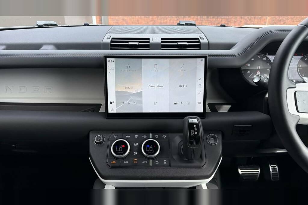 Land Rover Defender 90 3.0 D250 X-dynamic Hse 90 VK74YLG Black #6