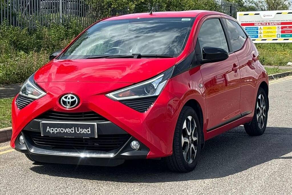 Toyota Aygo 1.0 Vvt-i X-trend MV69VJE Red #3
