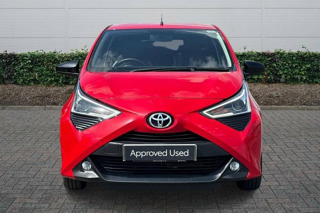 Toyota Aygo 1.0 Vvt-i X-trend MV69VJE Red #2